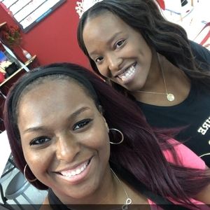 Meet your Posher, Leanna